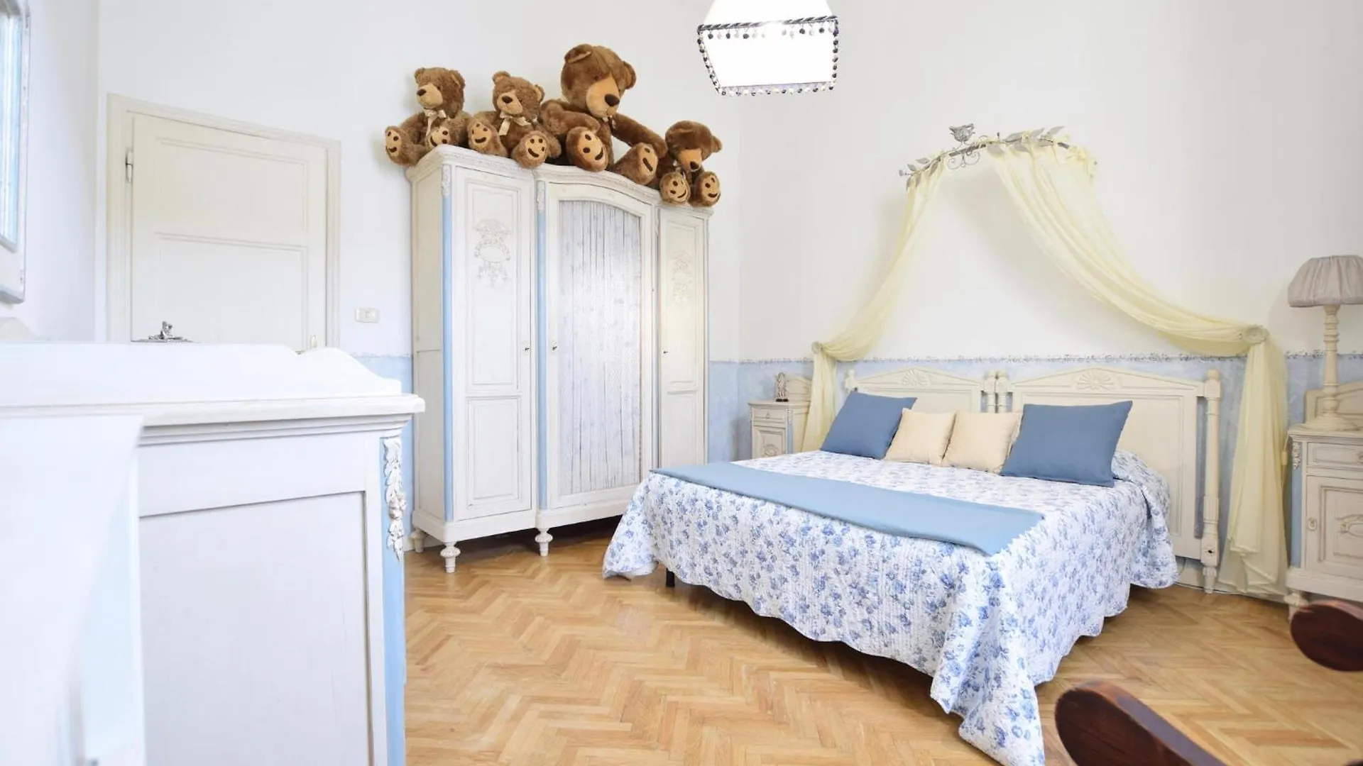 Beautiful Home In Viareggio With Kitchen Holiday home
