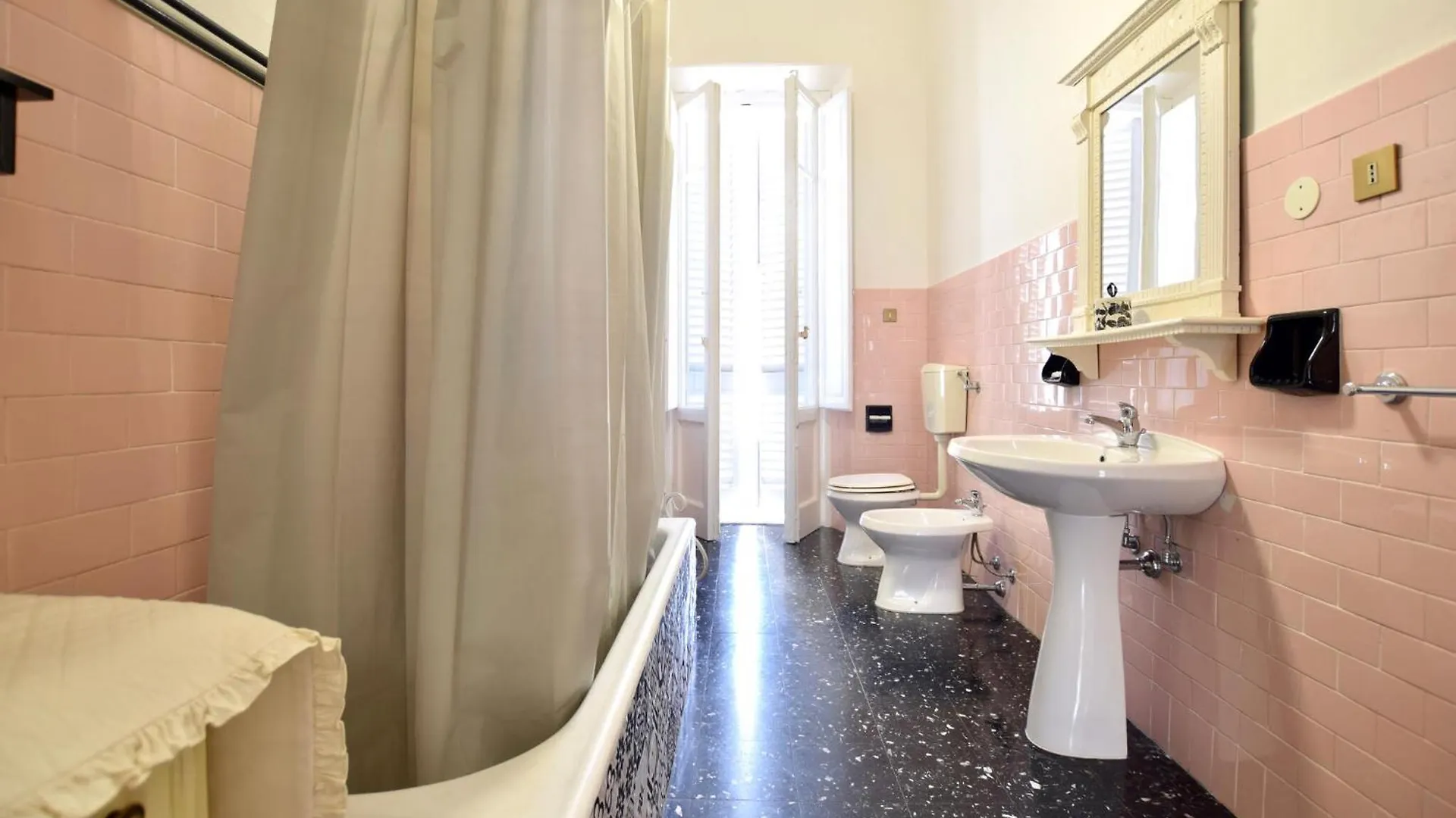 Beautiful Home In Viareggio With Kitchen 0*,