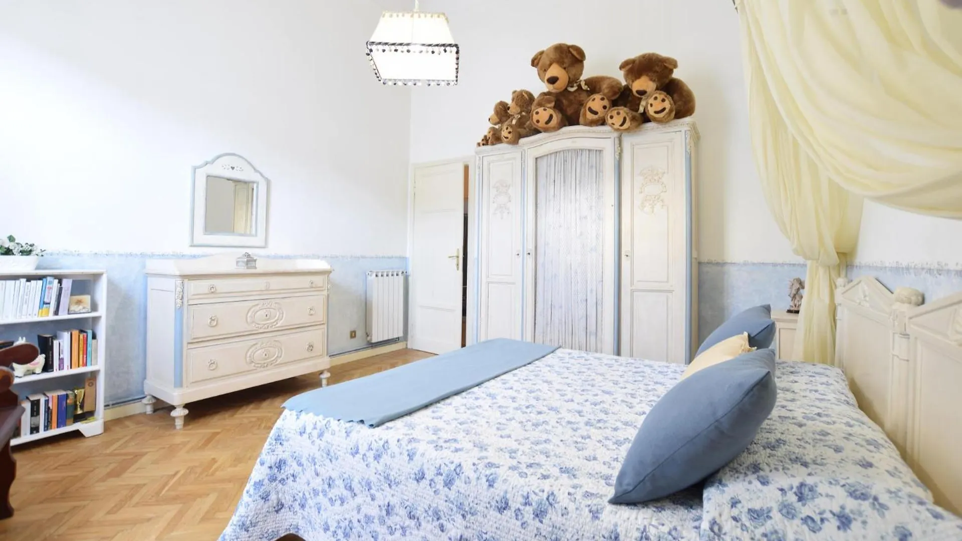 Beautiful Home In Viareggio With Kitchen